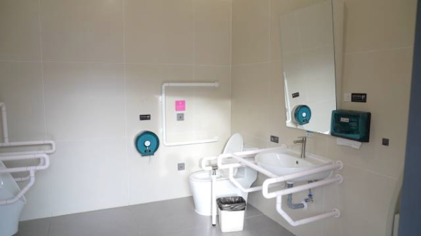 防滑坡道、盲文按鍵…殘?zhí)貖W會深圳龍崗無障礙改造獲贊(圖10)